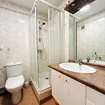 En Bord De Avec Terrasse, Ideal Pour 2 Personnes - Proche Commerces Et Casino, - Fr-1-245-68 Lägenhet