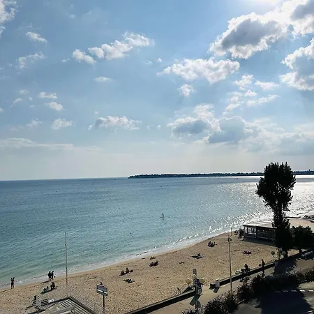 En Bord De Avec Terrasse, Ideal Pour 2 Personnes - Proche Commerces Et Casino, - Fr-1-245-68 * La Baule-Escoublac
