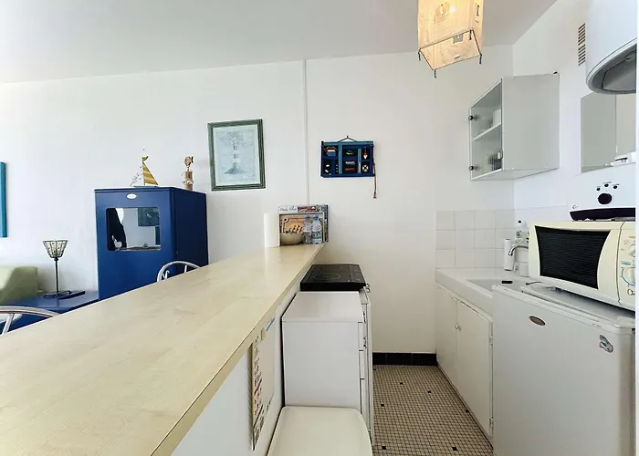 Apartment En Bord De Avec Terrasse, Ideal Pour 2 Personnes - Proche Commerces Et Casino, - Fr-1-245-68