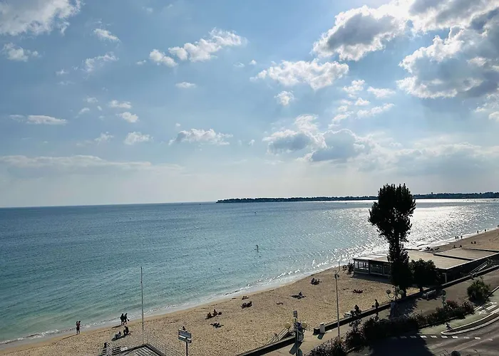 En Bord De Avec Terrasse, Ideal Pour 2 Personnes - Proche Commerces Et Casino, - Fr-1-245-68 * La Baule-Escoublac